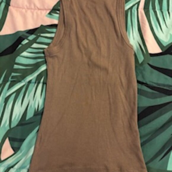 A New Day size Small, basic tank - Picture 3 of 3